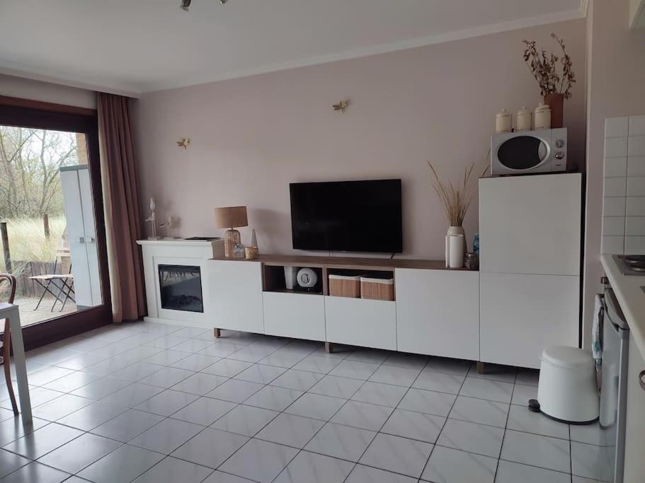4-Persoons Appartement Met Een Mooi Uitzicht De Panne Luaran gambar