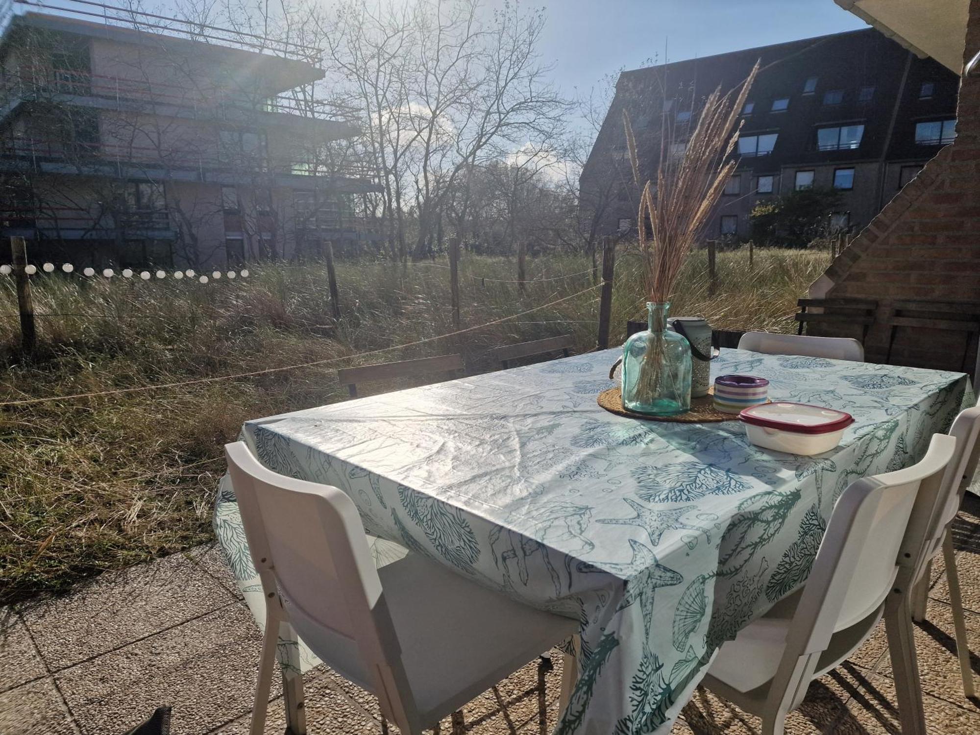 4-Persoons Appartement Met Een Mooi Uitzicht De Panne Luaran gambar