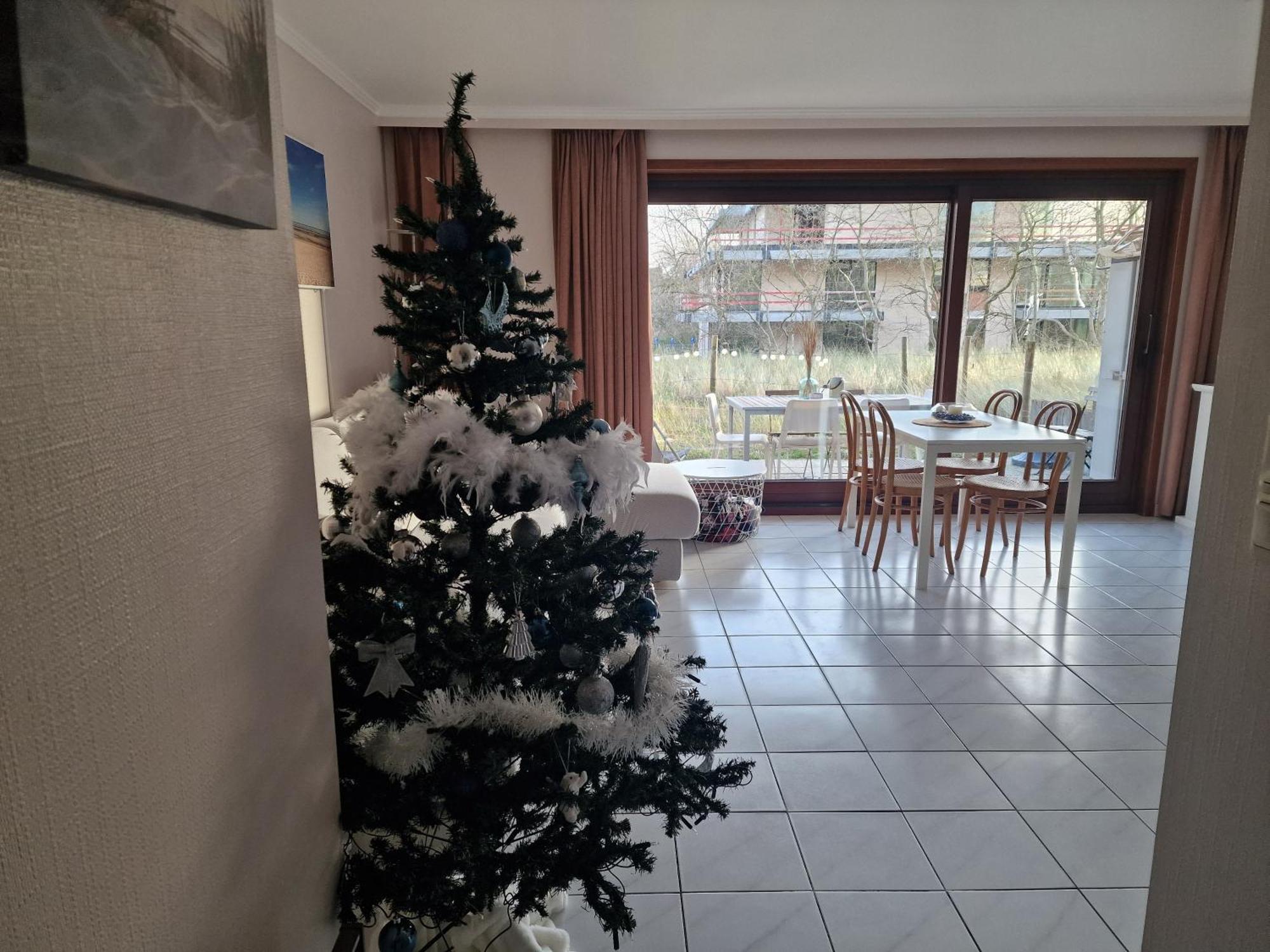 4-Persoons Appartement Met Een Mooi Uitzicht De Panne Luaran gambar